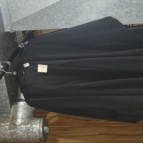 Black Fleece - Picture 2 of 4